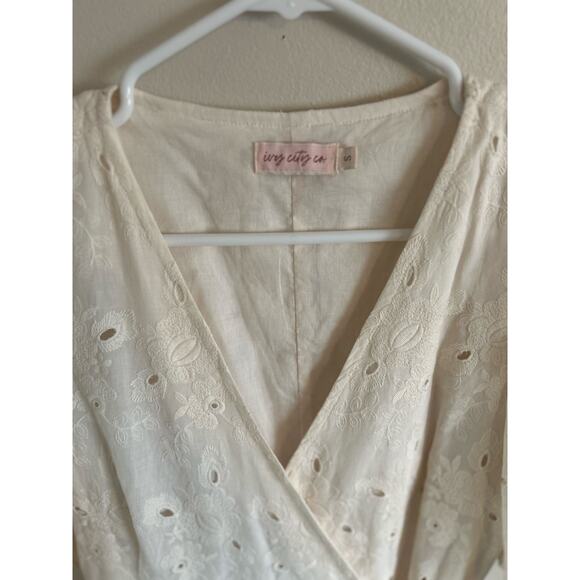 Ivy City Co Cream Floral Eyelet Wrap Dress Size Small - Picture 7 of 10